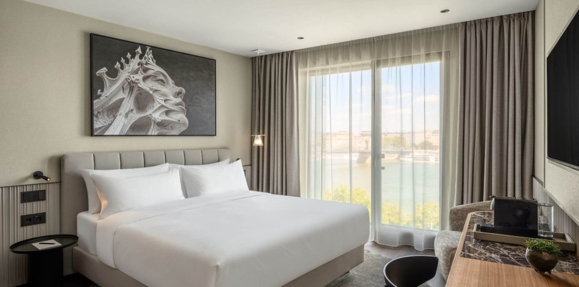 leon_hotel (2)